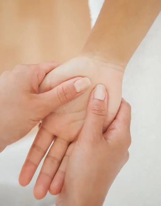 Corso Online di Massaggio a Mani e Avambracci per la Prevenzione della Sindrome del Tunnel Carpale