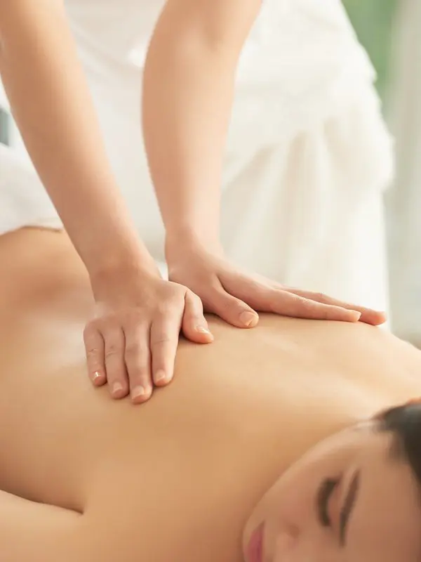 Massaggio rilassante alla schiena